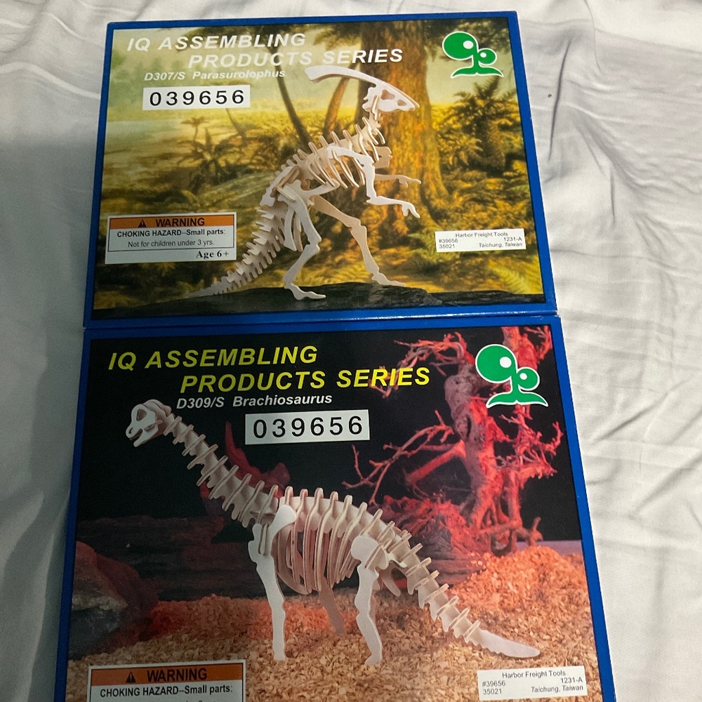 2 - 3D puzzles dinosaurs.  K09